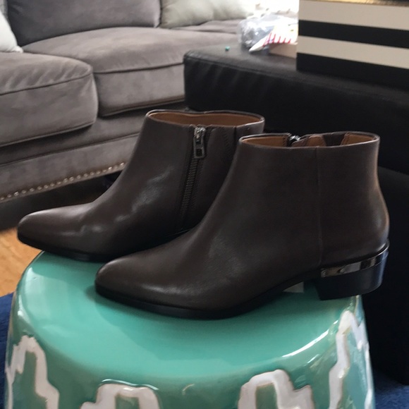 Brand New, Never Worn Coach Brown Leather Booties! - Picture 3 of 8